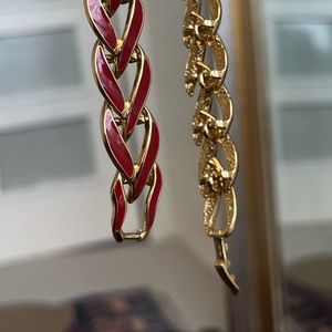 Original vintage Napier gold and red enamel necklace in excellent condition.